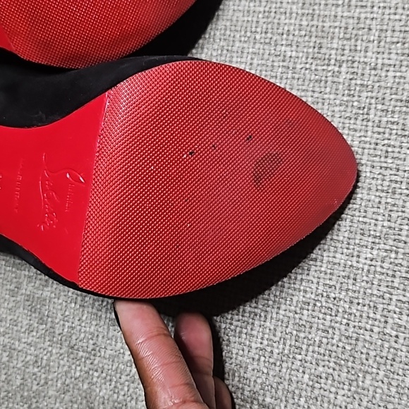 Christian Louboutin Black Suede Open Lips - Picture 8 of 8